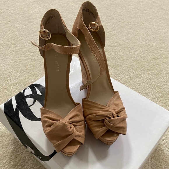 Nine West Shoes - Nine West Nude Letitgo Wedges in Size 6